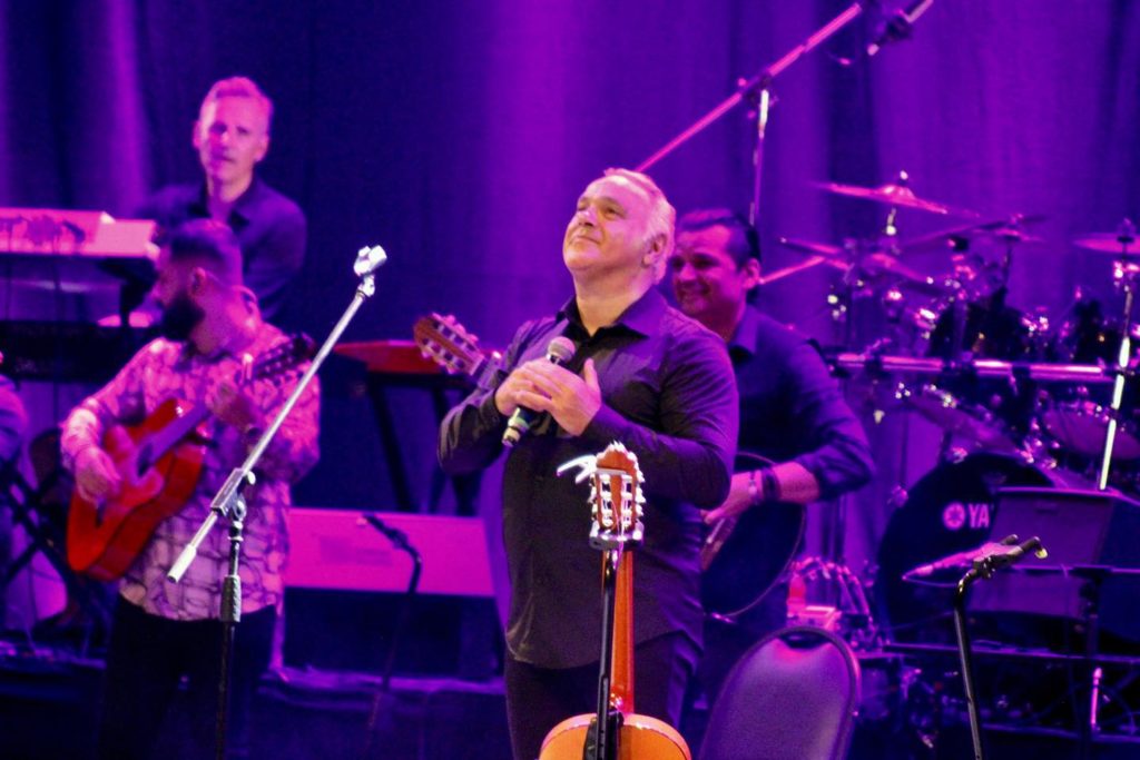 Los Gipsy King a llenazo en el Melico Salazar