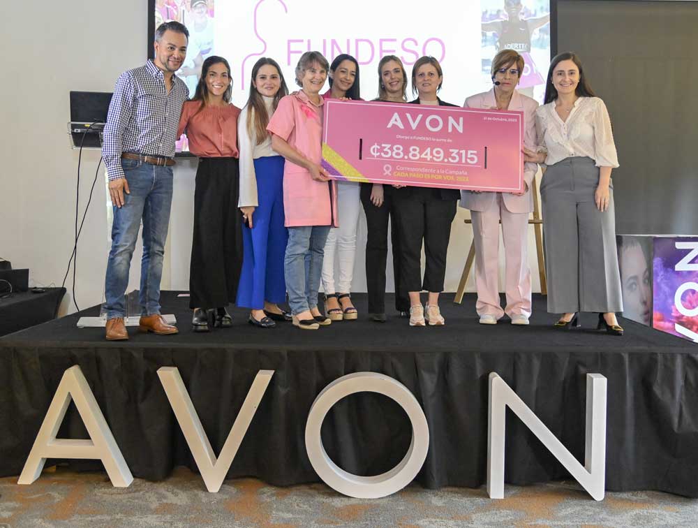 Avon entregó donación